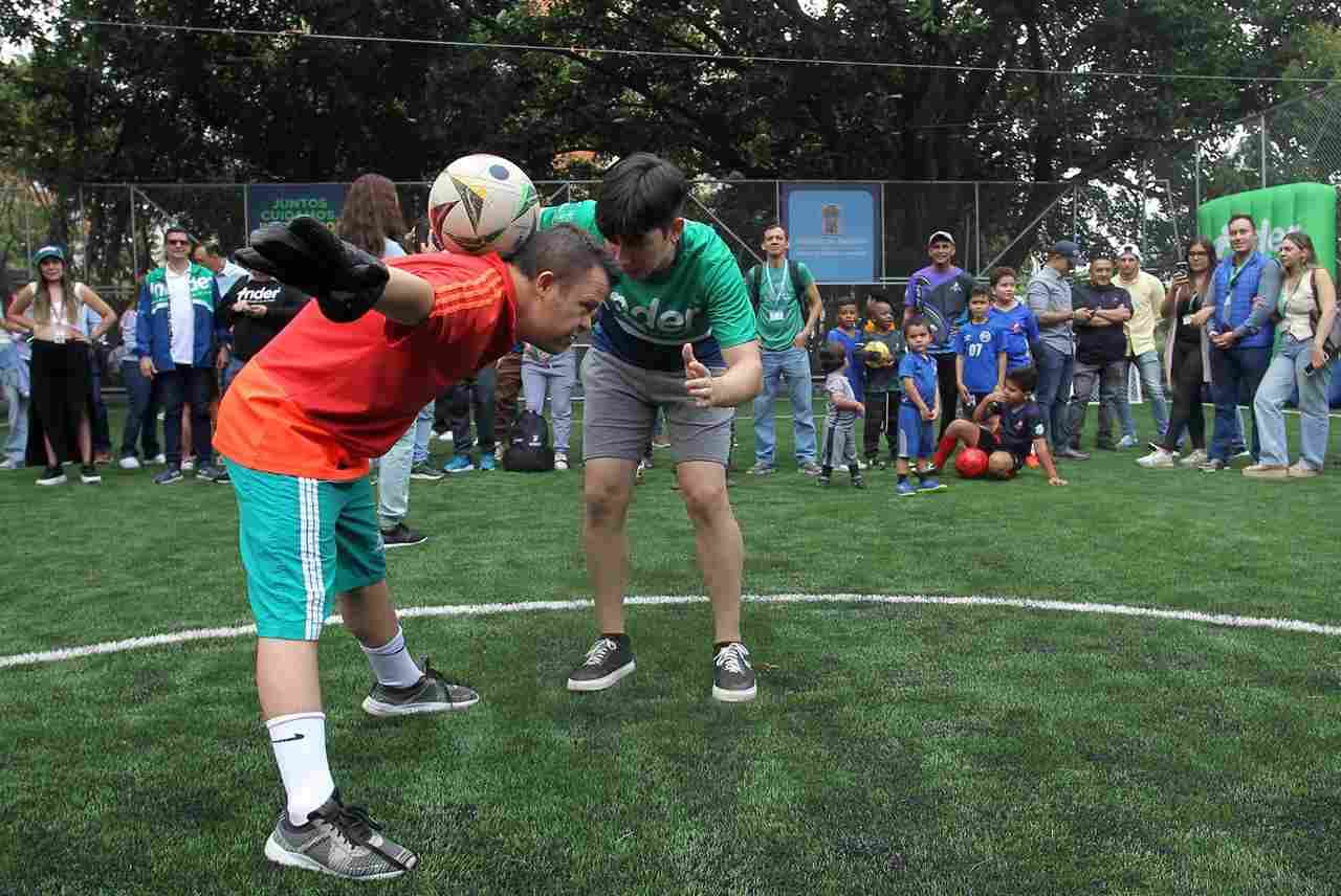 Entrega cancha Colseguros
